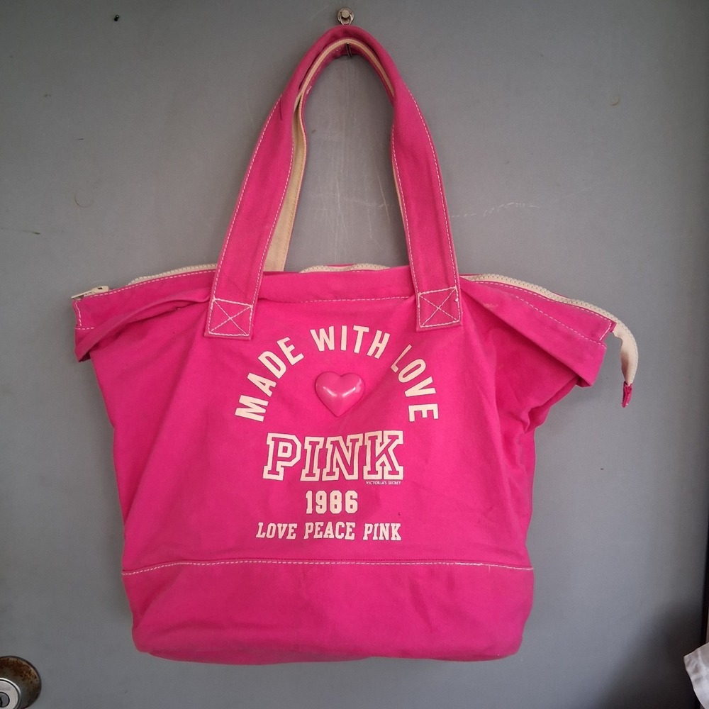 PINK Victoria's Secret Bag RARE HTF Vintage Y2K Heart Charm Spellout Weekender